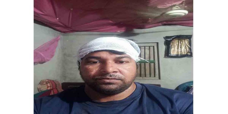 শিবগঞ্জে ছাত্রলীগ নেতার হামলায় স্বেচ্ছাসেবক দল কর্মীর আহত 