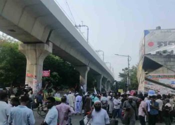 দ্বিতীয় দিনের মতো শাহবাগে ছাত্র-জনতা, যান চলাচল বন্ধ