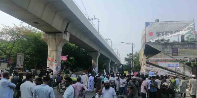 দ্বিতীয় দিনের মতো শাহবাগে ছাত্র-জনতা, যান চলাচল বন্ধ