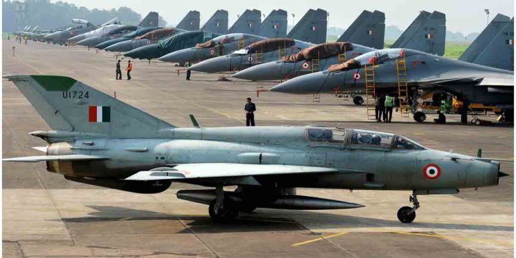 ভারতের ৫টি যুদ্ধবিমান ভূপাতিত করার দাবি পাকিস্তানের