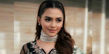 বিমানবন্দর থেকে নুসরাত ফারিয়া গ্রেপ্তার