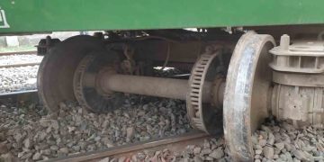 রাজশাহীতে বনলতা এক্সপ্রেসের বগি লাইনচ্যুত