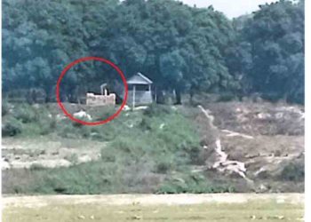 ভোলাহাট সীমান্তে বিএসএফের বাঙ্কার নির্মাণ