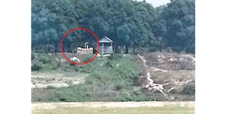 ভোলাহাট সীমান্তে বিএসএফের বাঙ্কার নির্মাণ