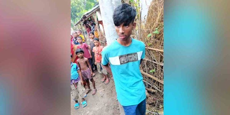 মোবাইল চুরি করতে গিয়ে ছাত্রলীগ নেতা আটক