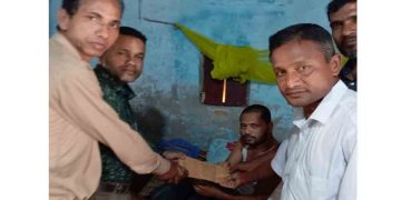 বীরগঞ্জে আহত লিমনের পাশে উপজেলা সমবায়ী এসোসিয়েশন