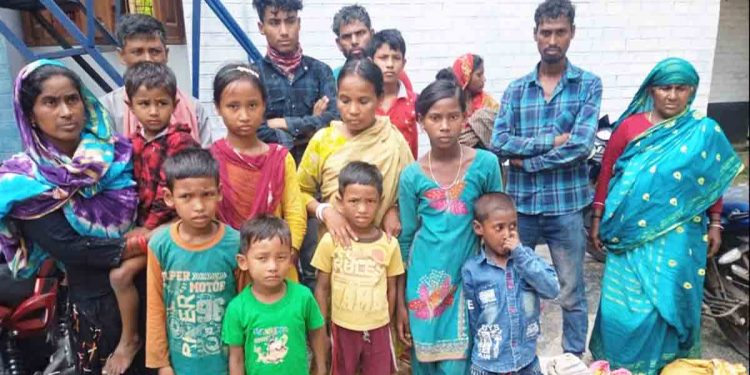 চাঁপাইনবাবগঞ্জ সীমান্তে বিএসএফের পুশ-ইন, ১৭ জন আটক