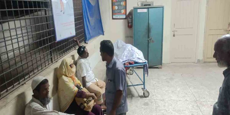 চাঁপাইনবাবগঞ্জে ভাতিজার ছুরিকাঘাতে চাচা নিহত, ইউপি সদস্য আহত