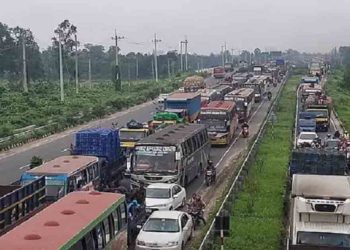 ঢাকা-টাঙ্গাইল মহাসড়কে ৩০ কিলোমিটার তীব্র যানজট