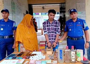 ভালুকায় দেশীয় অস্ত্র মাদক জব্দ, নারীসহ গ্রেফতার ২