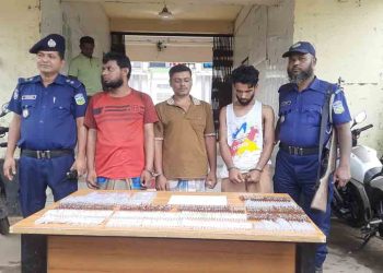 ভালুকায় পৃথক তিন অভিযানে বিপুল পরিমাণ মাদকসহ ৩ জন গ্রেফতার