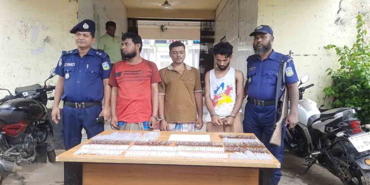 ভালুকায় পৃথক তিন অভিযানে বিপুল পরিমাণ মাদকসহ ৩ জন গ্রেফতার