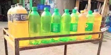 বীরগঞ্জে খোলা বাজারে জ্বালানি তেলের দাম নিয়ে ভোক্তাদের ক্ষোভ