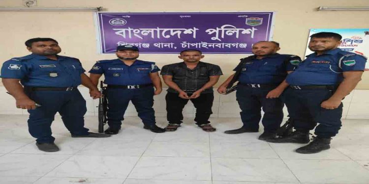 চাঁপাইনবাবগঞ্জে ২০০ গ্রাম হেরোইনসহ শীর্ষ মাদক ব্যবসায়ী লালচাঁন গ্রেফতার 