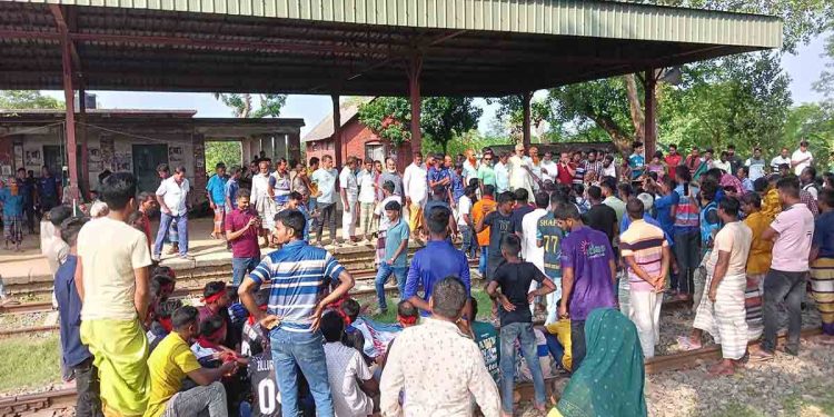 আড়াই ঘণ্টা পর রাজশাহীর সঙ্গে রেল যোগাযোগ স্বাভাবিক