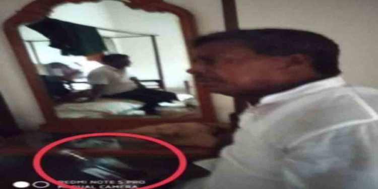 ইউ পি চেয়ারম্যান ও আওয়ামী লীগ নেতা রুহুলের হাতে মদের বোতল ভাইরাল