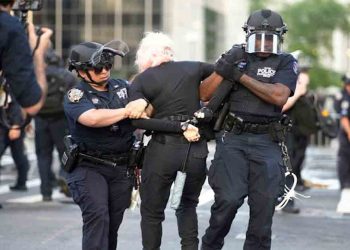 লস অ্যাঞ্জেলেসে কারফিউ জারি