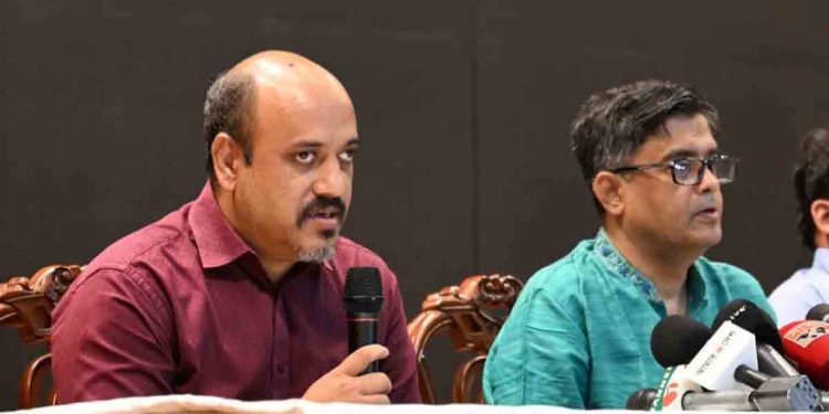 ভুল সংবাদ পরিবেশন করলে ব্যবস্থা : আজাদ মজুমদার