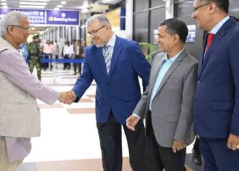 দেশে ফিরেছেন প্রধান উপদেষ্টা