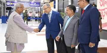 দেশে ফিরেছেন প্রধান উপদেষ্টা