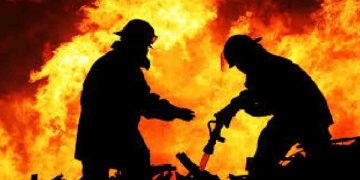 পুরানা পল্টনে বহুতল ভবনে আগুন