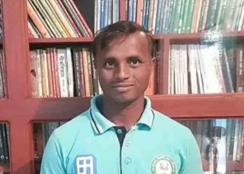 কুড়িগ্রামের দিনমজুর জয়নাল গড়ে তুলছে “সাতভিটা গ্রন্থনীড়” পাঠাগার 