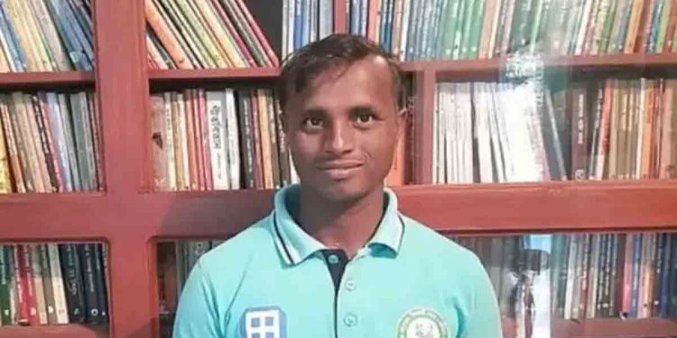 কুড়িগ্রামের দিনমজুর জয়নাল গড়ে তুলছে “সাতভিটা গ্রন্থনীড়” পাঠাগার 