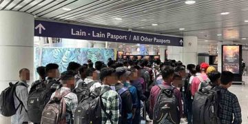 বিমানবন্দর থেকে ৯৬ বাংলাদেশিকে ফেরত পাঠালো মালয়েশিয়া