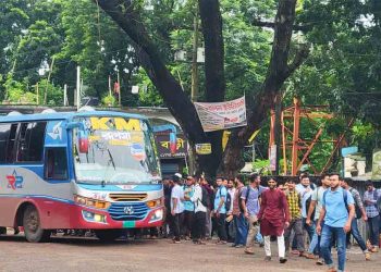 ভাড়া নিয়ে ইবি ছাত্রীকে মারধর, ৫ বাস আটক