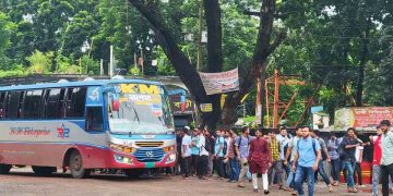 ভাড়া নিয়ে ইবি ছাত্রীকে মারধর, ৫ বাস আটক