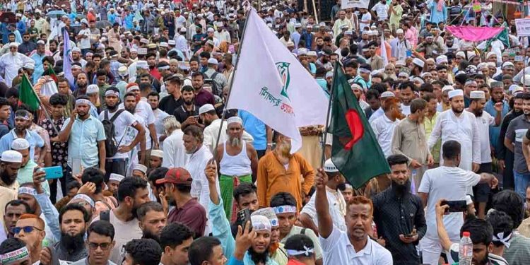 সমাবেশ শুরুর আগেই কানায় কানায় পূর্ণ সোহরাওয়ার্দী উদ্যান