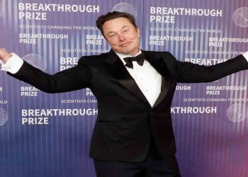 নতুন রাজনৈতিক দল গঠনের ঘোষণা দিলেন ইলন মাস্ক