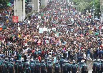 ৭ জুলাই: দেশজুড়ে শিক্ষার্থীদের আন্দোলন বেগবান করে ‘বাংলা ব্লকেড’