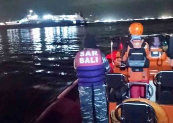 ইন্দোনেশিয়ায় ৬৫ আরোহী নিয়ে ফেরিডুবি, নিখোঁজ ৪৩