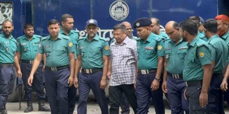 রাজসাক্ষী সাবেক আইজিপি মামুন ট্রাইব্যুনালে হাজির