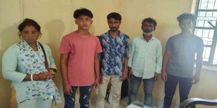 সীমান্ত দিয়ে আবারও ৫ জনকে ঠেলে পাঠাল বিএসএফ