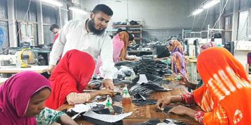 কুড়িগ্রামের প্রত্যন্ত গ্রামে সাহসী দম্পতির জুতার কারখানা; হয়েছে কর্মসংস্থানের সুযোগ 