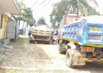 কুড়িগ্রামের রাজারহাটে দাঁপিয়ে বেড়াচ্ছে অবৈধ ডাম্পার, ট্রাক ও টলি