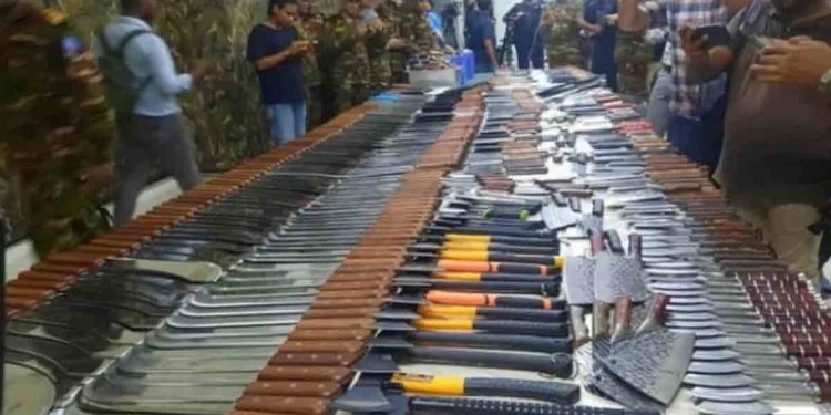 রাজধানীতে সেনা অভিযানে বিপুল পরিমান অস্ত্র উদ্ধার, আটক ৯