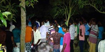গোমস্তাপুরে অজ্ঞাতনামা মহিলার গলাকাটা লাশ উদ্ধার 