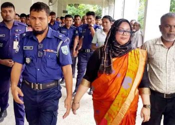 সাংবাদিক নির্যাতন মামলায় কুড়িগ্রামের সাবেক ডিসি’র আদালতে হাজিরা