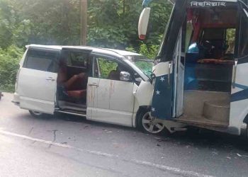 রাঙামাটিতে বাস-মাইক্রোবাস সংঘর্ষে চালকসহ আহত ৪  