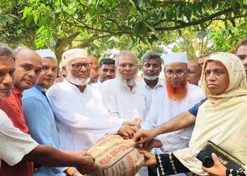 শিবগঞ্জে পদ্মাতীরে বন্যার্তদের আর্তনাদে সাড়া বিএনপির, ত্রাণ পেল শত শত পরিবার