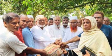 শিবগঞ্জে পদ্মাতীরে বন্যার্তদের আর্তনাদে সাড়া বিএনপির, ত্রাণ পেল শত শত পরিবার