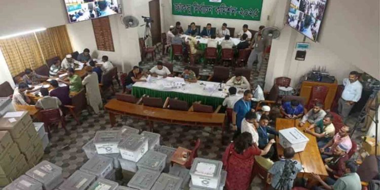 জাকসু নির্বাচন : ২১ টির মধ্যে ১৫ হলের ভোট গণনা শেষ