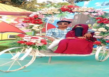 বিয়ের প্রলোভন দেখিয়ে ৭ম শ্রেণীর ছাত্রীর সঙ্গে শারীরিক মিলামেশা করে ৮ম শ্রেণীর ছাত্রীকে বিয়ে
