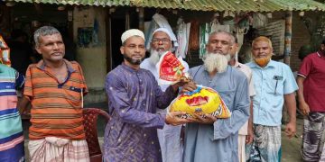 চাঁপাইনবাবগঞ্জে খালেদা জিয়ার রোগমুক্তি কামনায় খাদ্য ও নগদ অর্থ বিতরণ