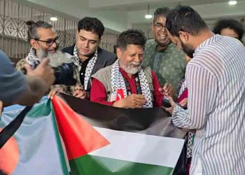 দেশে ফিরেছেন শহিদুল আলম