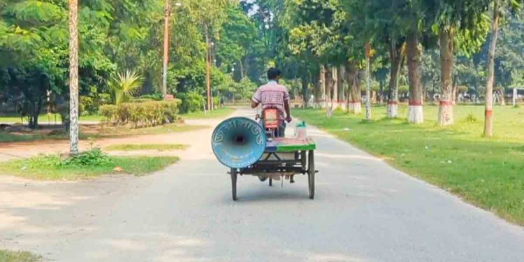 ইবিতে বহিরাগতদের অবাধ প্রবেশ: মাইকিং-বিজ্ঞপ্তিতে দায় সারে প্রশাসন