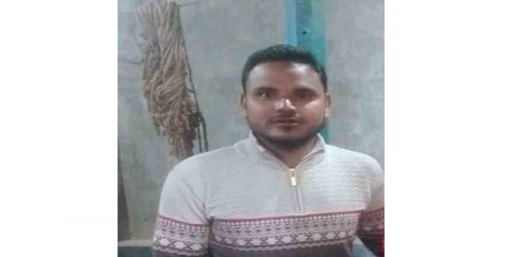 দিনাজপুরে প্রতারক চক্রের লিডার বিএনপি নেতা রাসেল মন্ডল গ্রেফতার